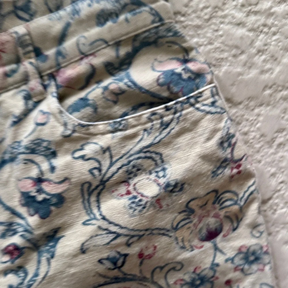 VTG Lauren Ralph Lauren Floral Cropped Pants - Blue and Maroon - Picture 4 of 9